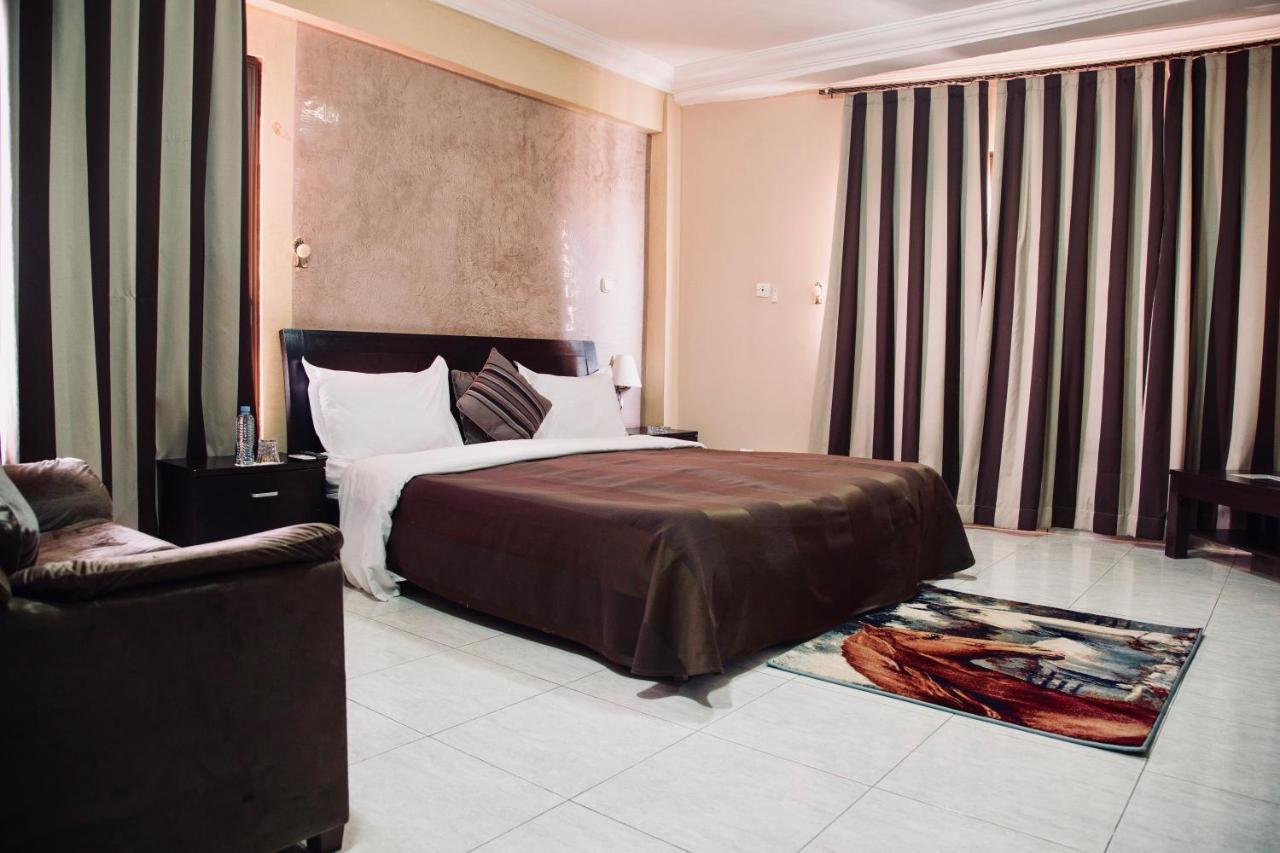 Hotel Iman Нуакшот Екстериор снимка